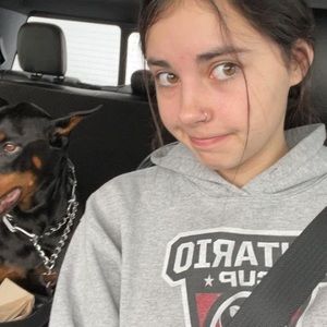 Meet your Posher, Brooke